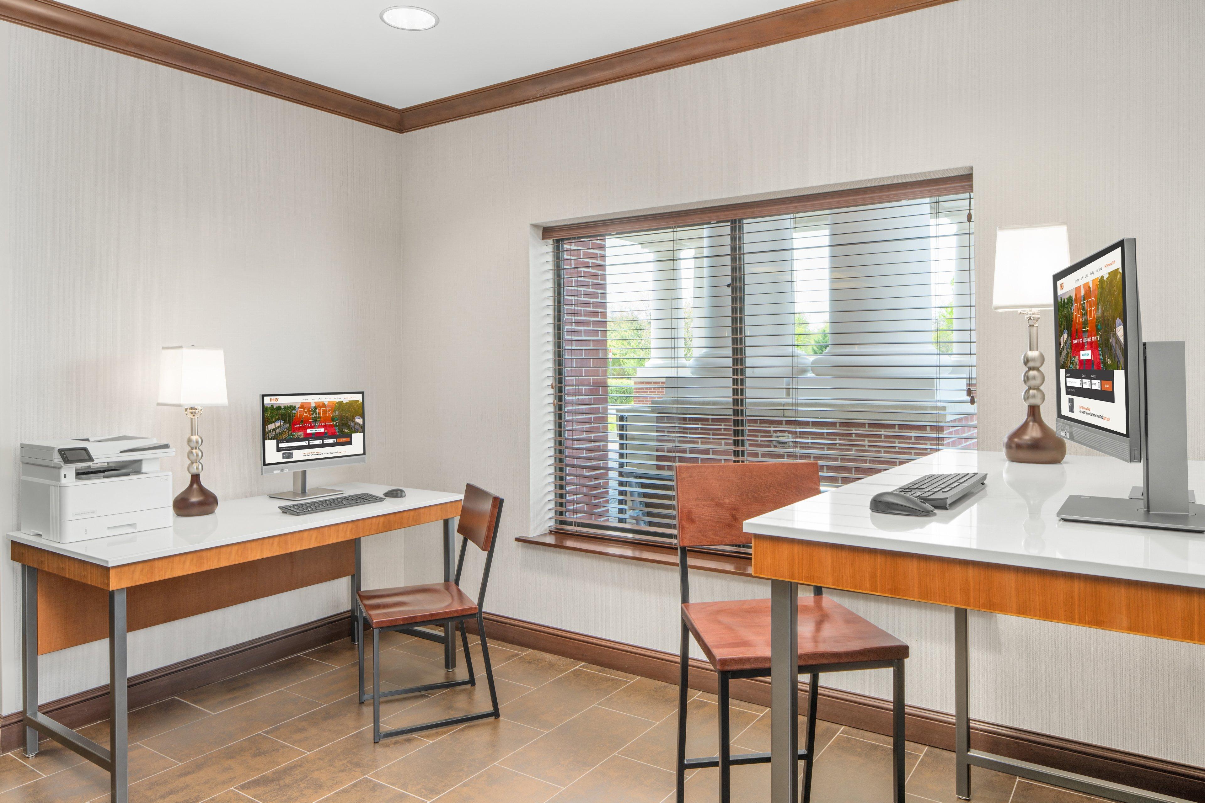 Holiday Inn Express & Suites Wilmington-Newark By Ihg Luaran gambar