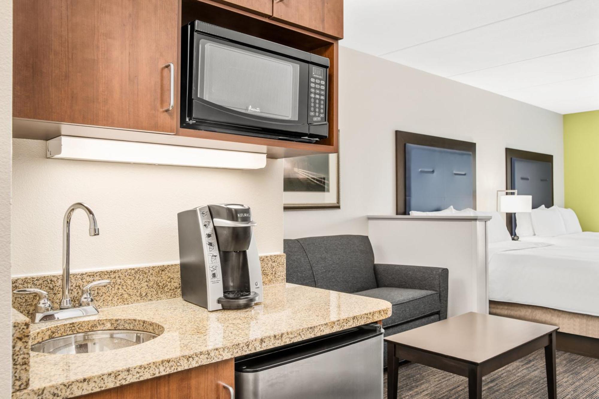 Holiday Inn Express & Suites Wilmington-Newark By Ihg Luaran gambar