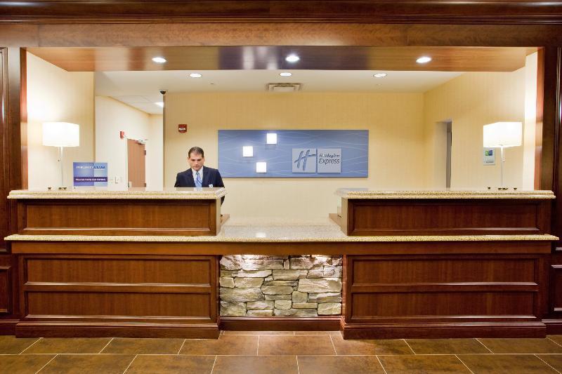 Holiday Inn Express & Suites Wilmington-Newark By Ihg Dalaman gambar